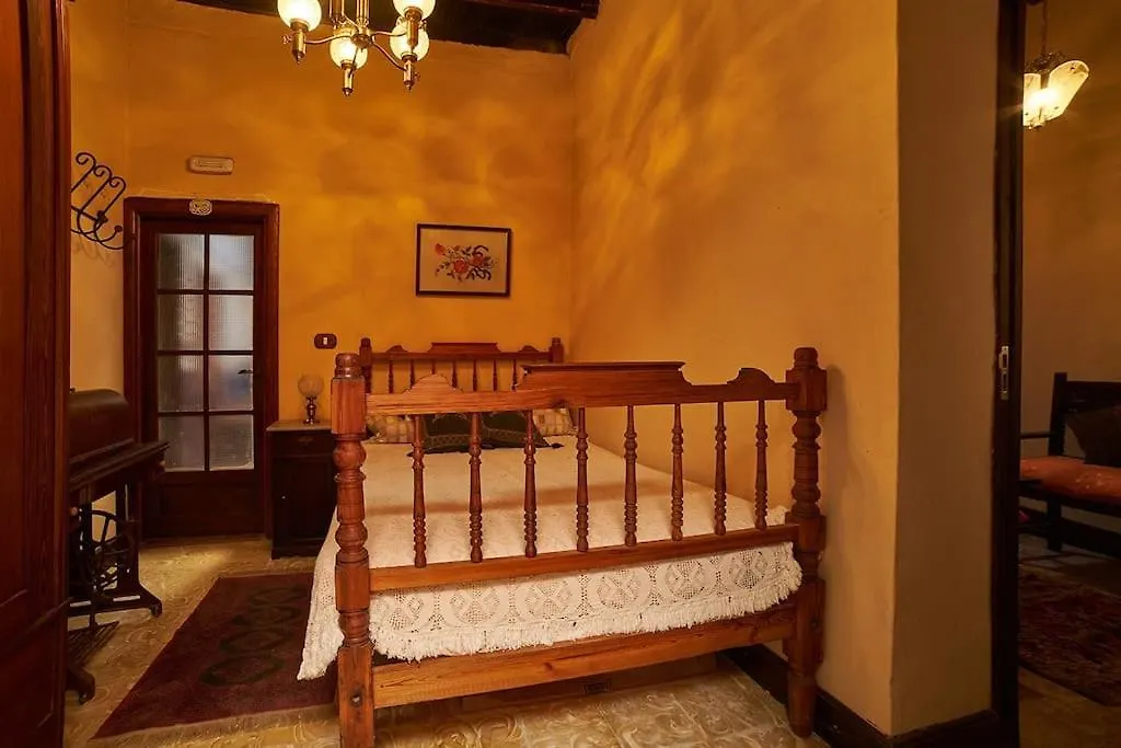 Holiday home Antigua Escuela Old School De 1840 Villa Fasnia