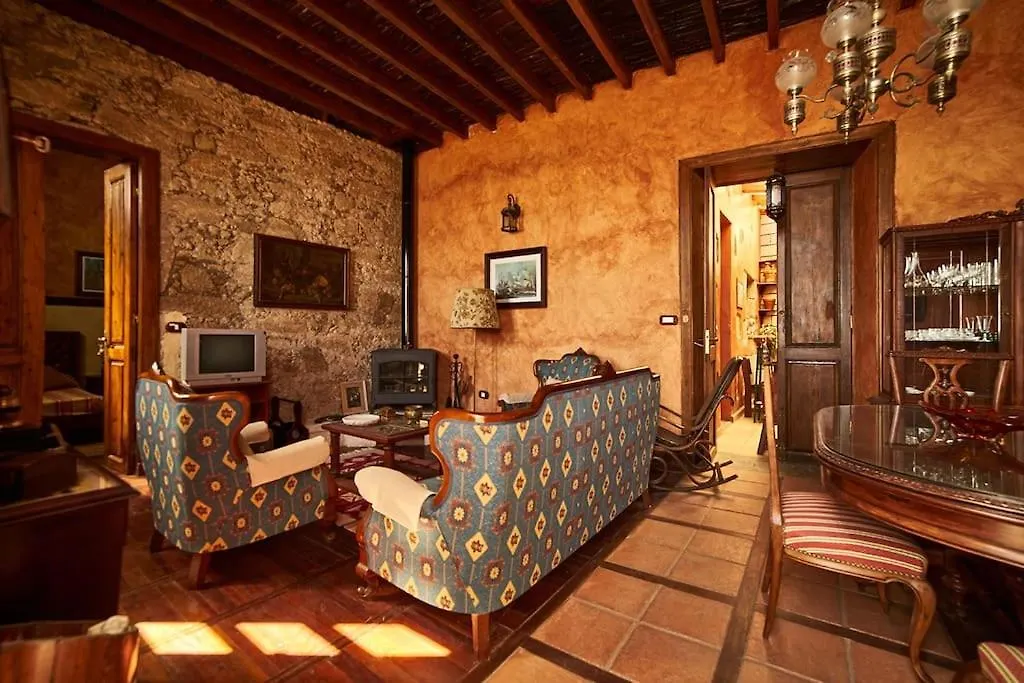 Antigua Escuela Old School De 1840 Villa Fasnia Spain